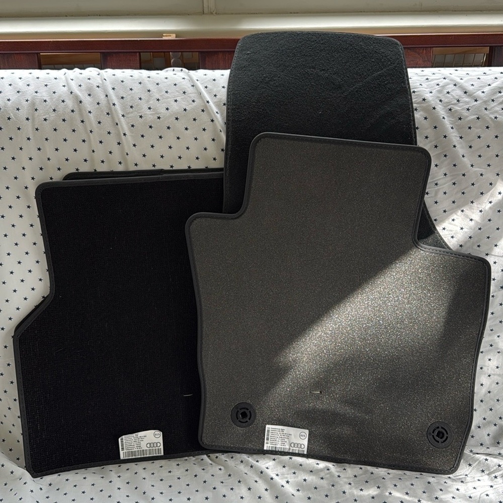 NWT Audi Genuine OEM Q3 Quattro (2017) Original Set Of 4 Car Mats in Black Orig